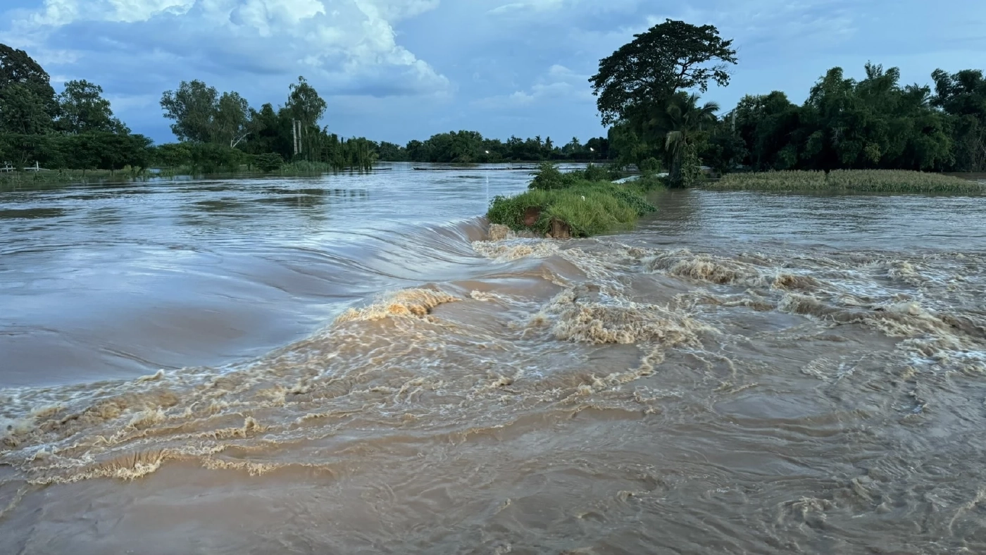 ผอ.สทนช. เตือน มวลน้ำลอกใหญ่ ถึงสุโขทัยวันนี้