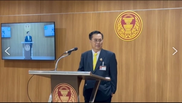 “ฝ่ายค้าน-รัฐบาล” เตรียมเสนอญัตติด่วน ทบทวนพฤติกรรมตุลาการศาล รธน. ( คลิป)