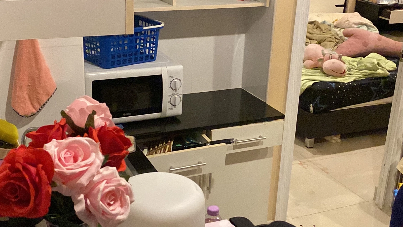 สาวลาวหลอนยาเสพติด ปาดคอตัวเองเสียชีวิตสยอง คาคอนโดที่บางละมุง