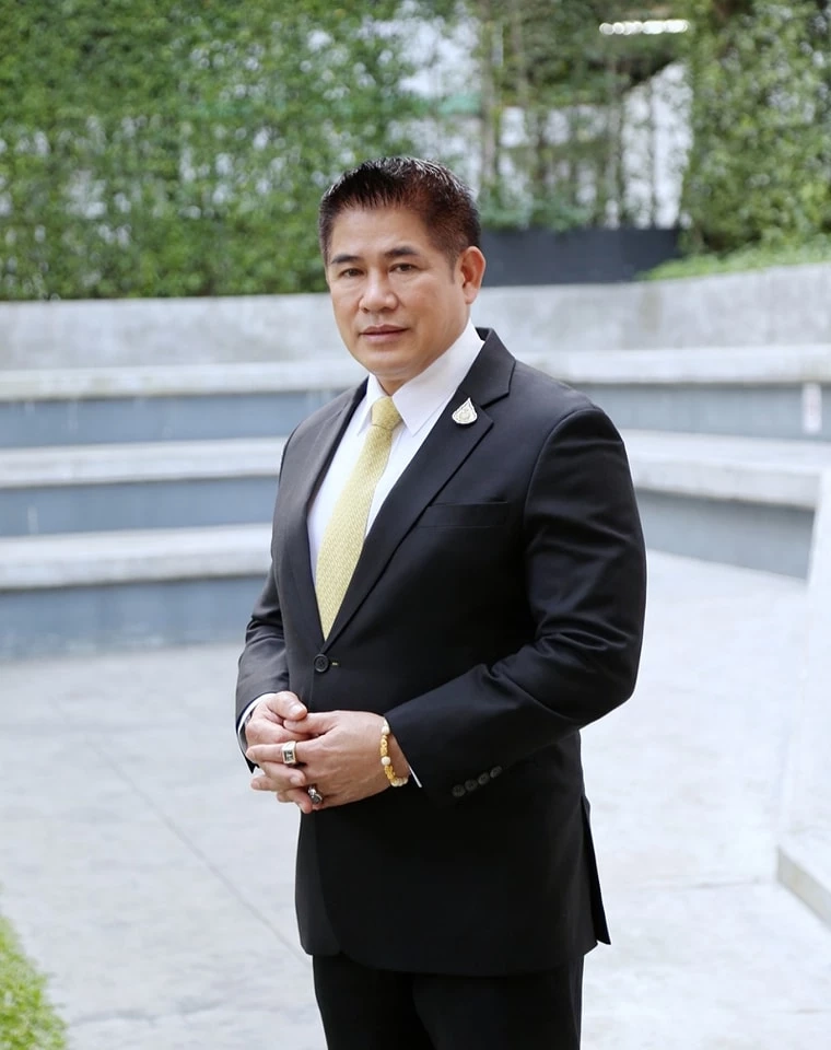 ร้อยเอกธรรมนัส พรหมเผ่า