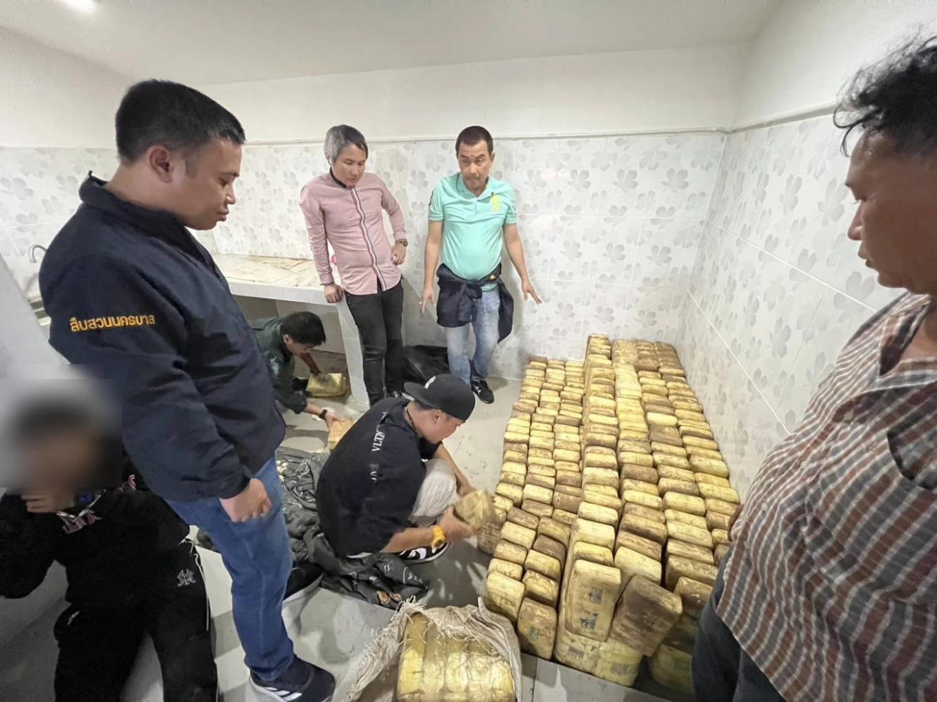 รวบเครือข่าย “ปาร์ค ไทรน้อย” ยาบ้า 9.4 ล้านเม็ด มีอดีตนักมวย Fight Club ร่วมทีม