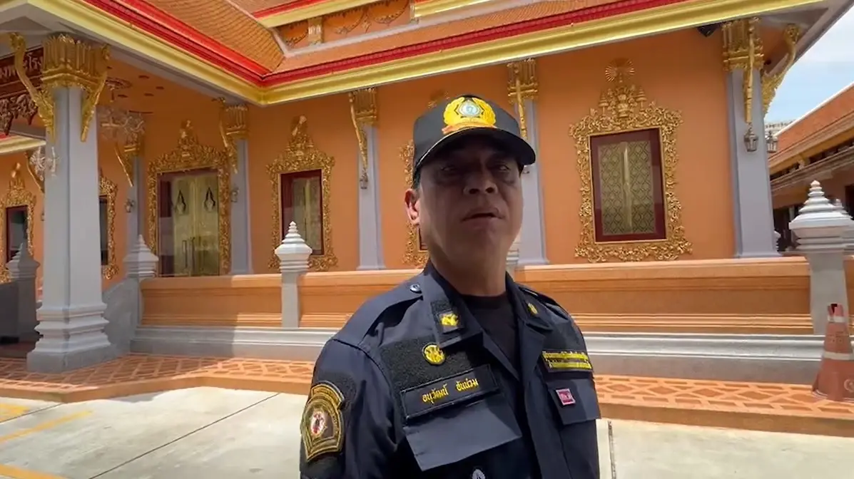 ระทึก ถังดับเพลิงระเบิด กระเด็นลอยตกใส่ร้านน้ำชงแตก ไร้บาดเจ็บ