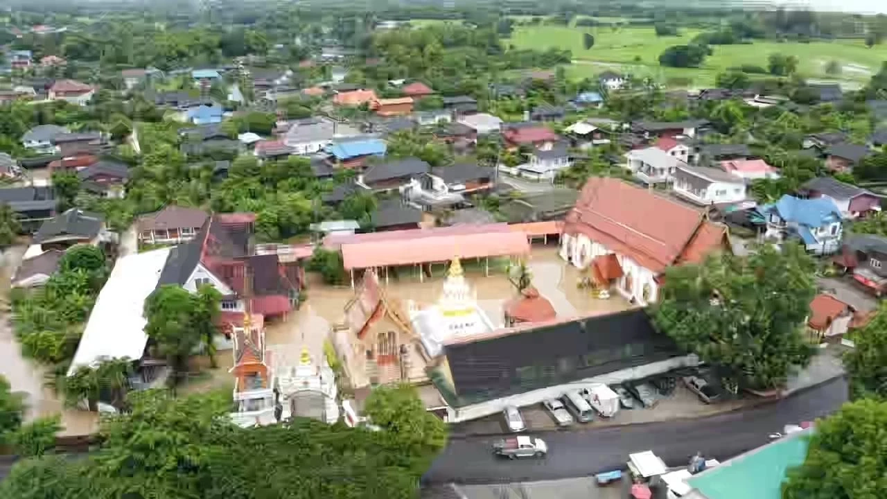 ชาวบ้าน ต.แม่ใส จ.พะเยา อ่วมน้ำท่วมสูง หลังฝนตกหนักติดต่อหลายวัน