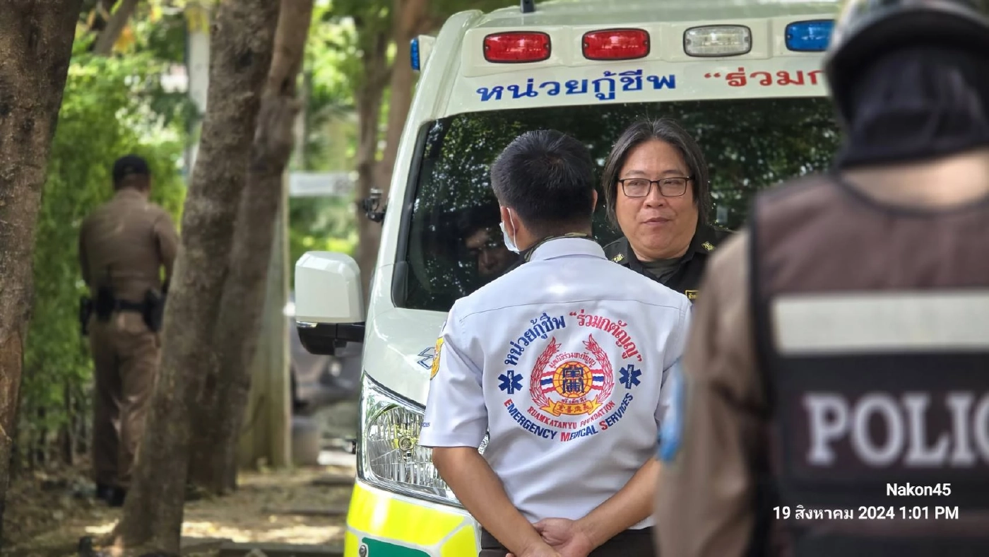 ระทึกกลางกรุง! พ่อคลั่งจับลูก 10 ขวบ หลังน้อยใจเมียหายไป 2 วันไม่กลับบ้าน