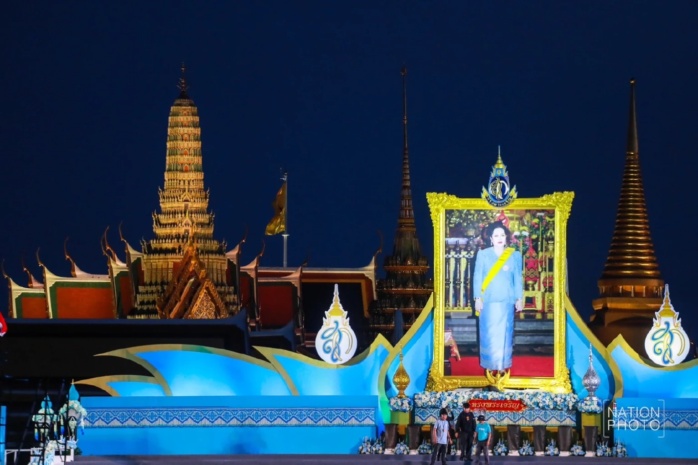 ประดับไฟ เฉลิมพระเกียรติ "พระบรมราชชนนีพันปีหลวง" ตลอดแนวถนนราชดำเนิน