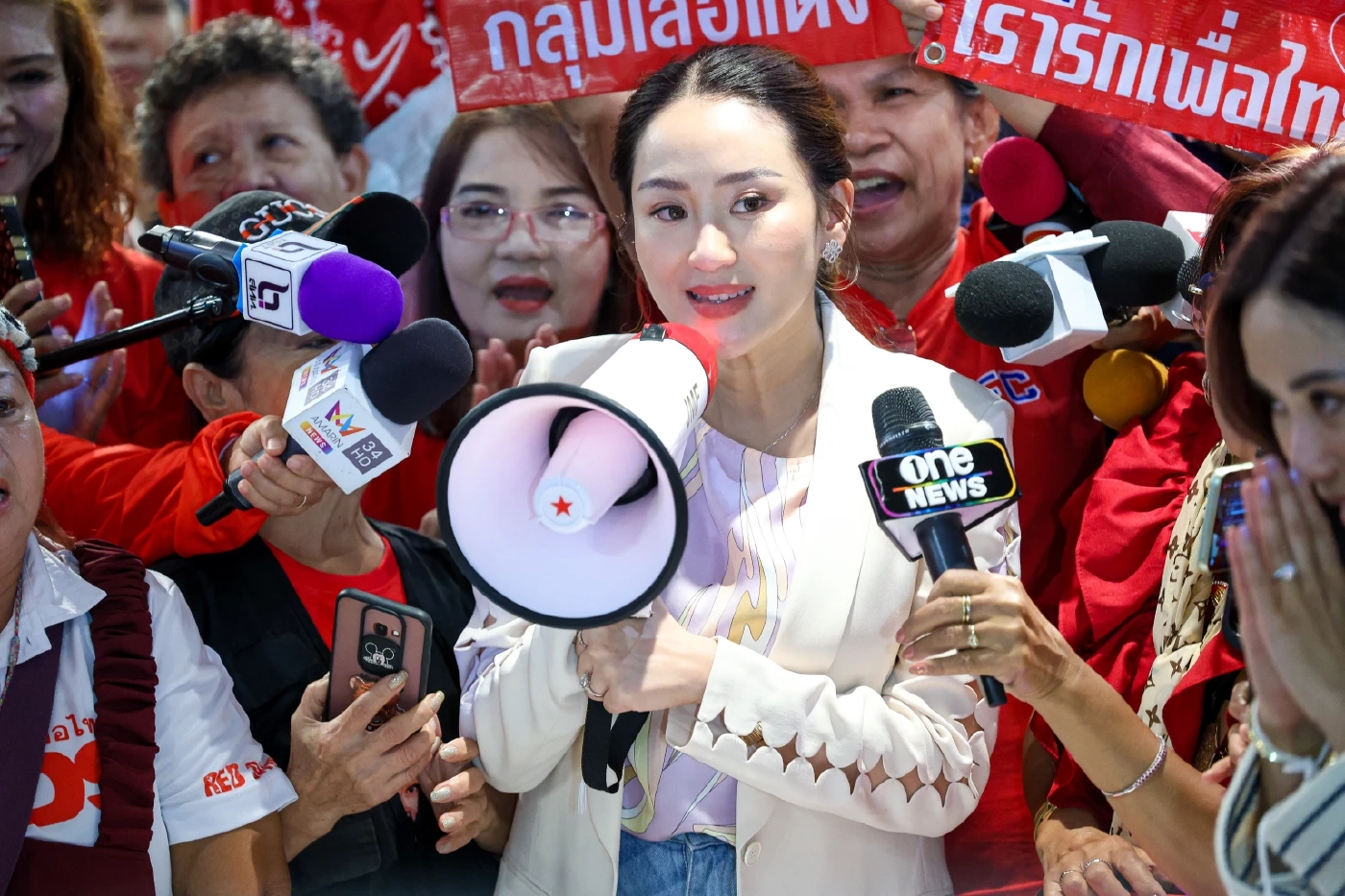 วงในเพื่อไทยผวา “เกมวางยาจริยธรรม”  ส่องอนาคต ถ้า “นายกฯอุ๊งอิ๊ง” ไป ใครจะมา?