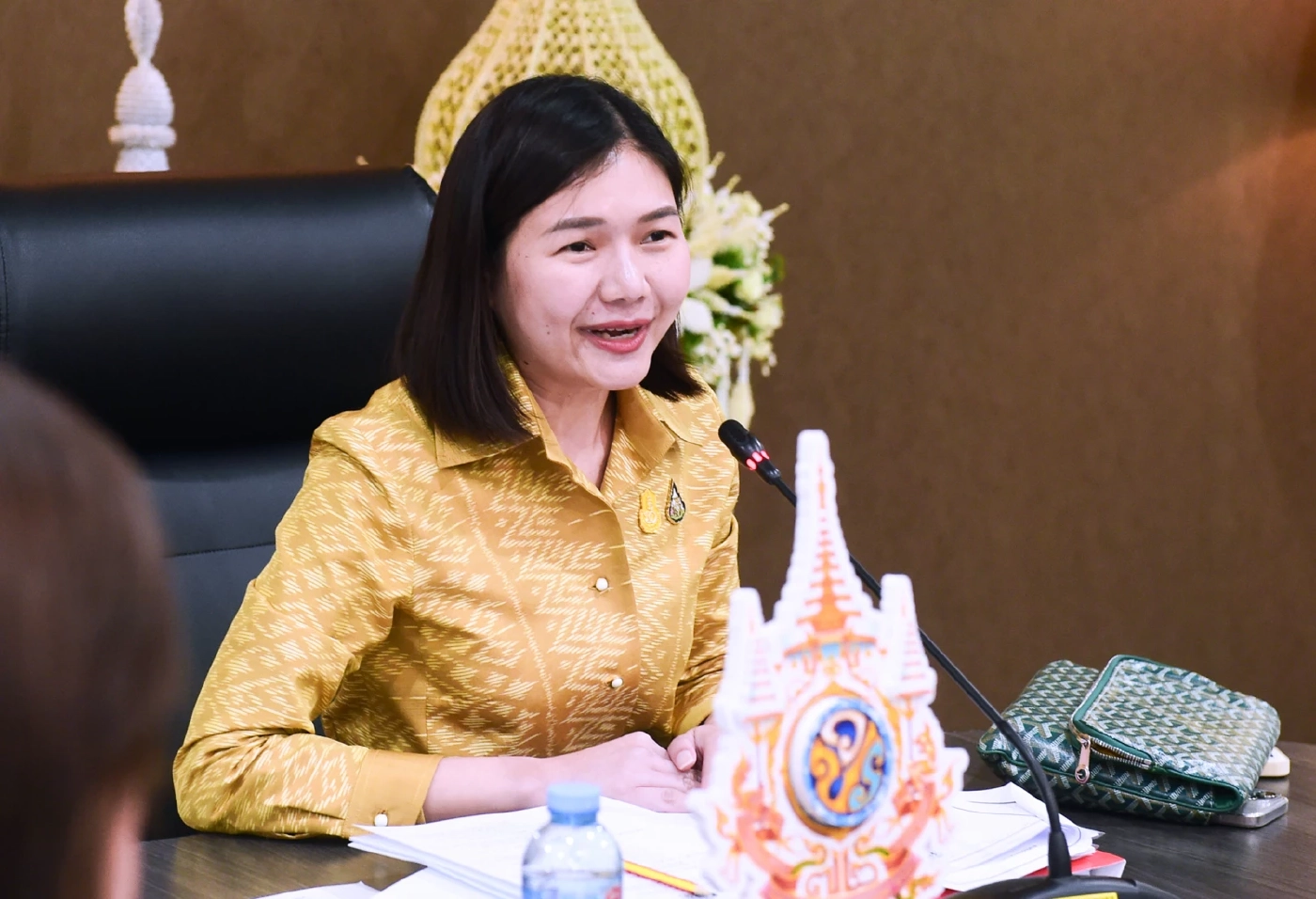 รัฐบาล เชิญชวนประชาชนชมความสวยงามซุ้มไฟ-ประดับดอกไม้ตลอดถนนราชดำเนิน