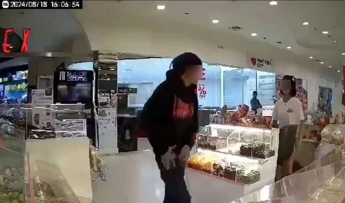 เปิดชนวนเหตุหนุ่มช่างไฟฯ บุกแทงแฟนสาว LGBTQ+ กลางห้าง