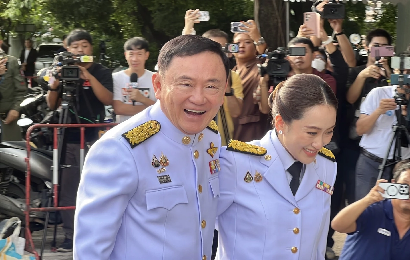 ถ่ายทอดสด พิธีรับ พระบรมราชโองการ โปรดเกล้าฯ "อุ๊งอิ๊ง"นายกฯคนที่ 31