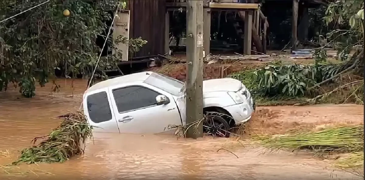 เพื่อไทยผวาหนัก น้ำท่วมมากกว่าปี 54 "อุ๊งอิ๊ง" ลงพื้นที่"แพร่" พรุ่งนี้