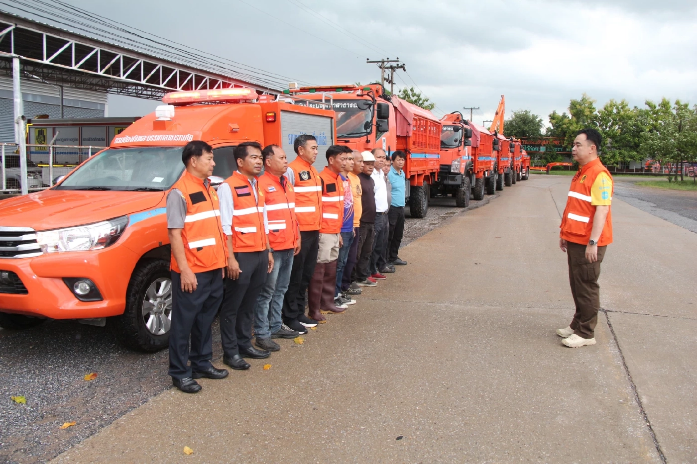ปภ.ขอนแก่น-โคราช ส่ง จนท.และรถ ช่วย "แพร่-น่าน" หลังน้ำท่วมหนัก (มีคลิป)