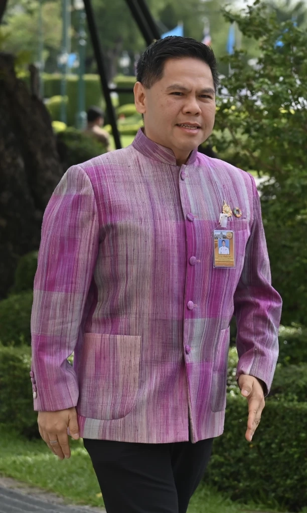 วราวุธ ศิลปอาชา