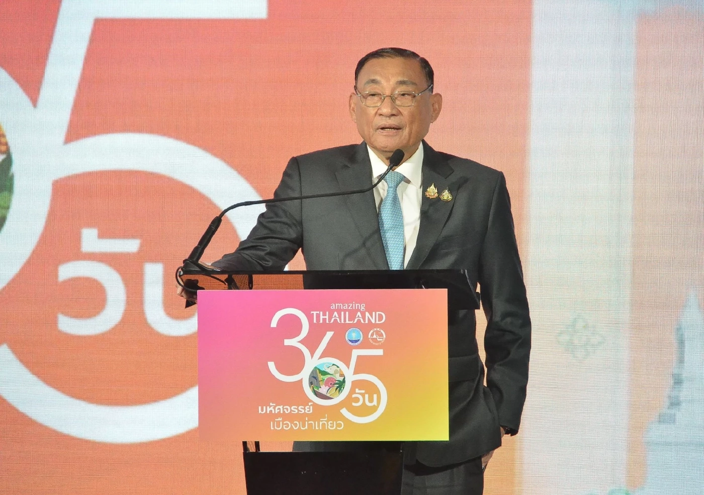 นายเสริมศักดิ์ พงษ์พานิช รัฐมนตรีว่าการกระทรวงการท่องเที่ยวและกีฬา 