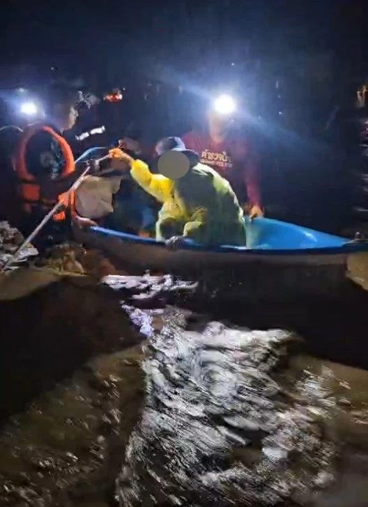 ตำรวจน้ำมาแล้ว! ผู้การสั่งเร่งช่วยน้ำท่วมภาคเหนือ (มีคลิป)