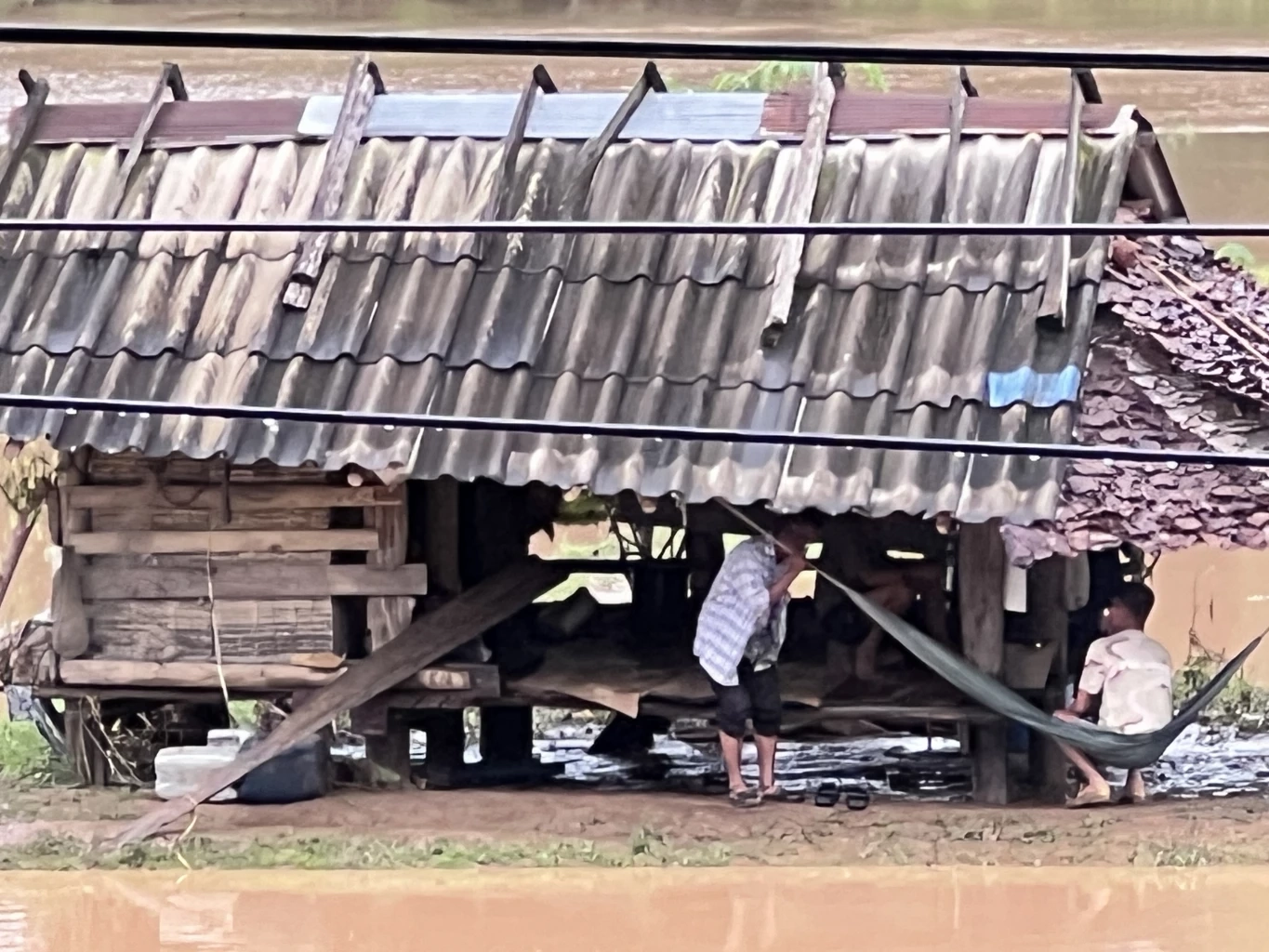 ขุนยวมอ่วม แม่ฮ่องสอน น้ำป่าทะลัก สังเวย 1 ศพ น้ำป่าซัดร่างจมหายเสียชีวิต