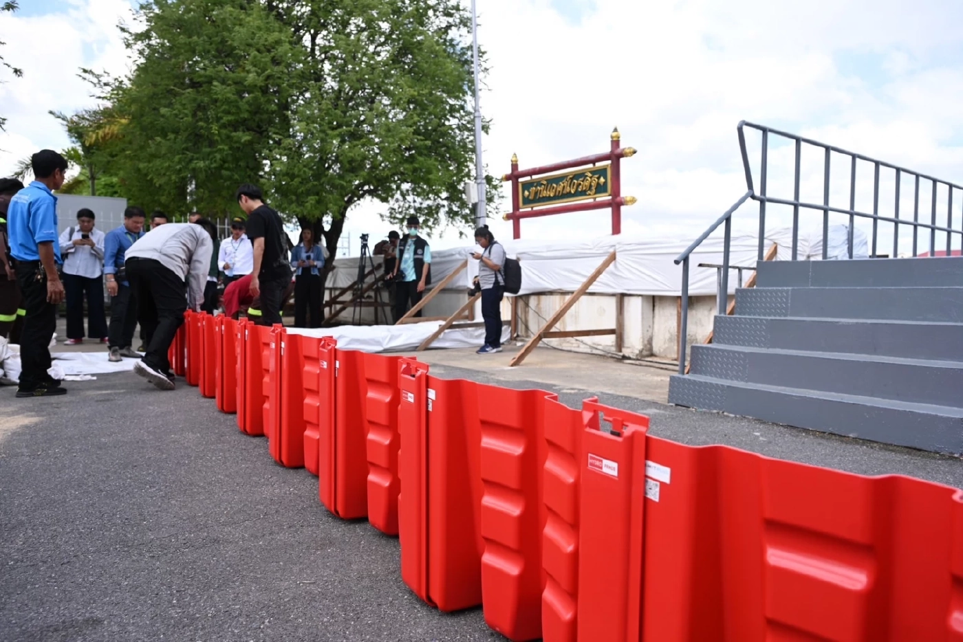 ทดลองใช้กำแพงกั้นน้ำสำเร็จรูป นวัตกรรมป้องกันน้ำท่วมกรุงเทพฯ
