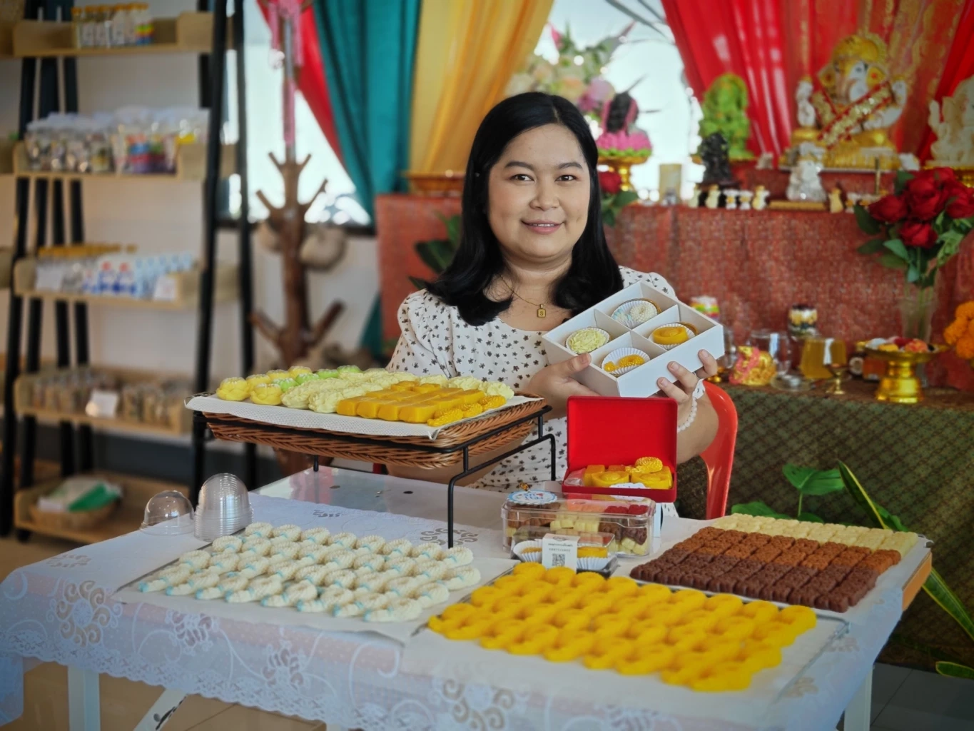 รวมไอเดียของขวัญรับวันแม่ "ขนม-งานฝีมือ" พวงมาลัยจากงานศิลปะ สื่อรักจากลูก