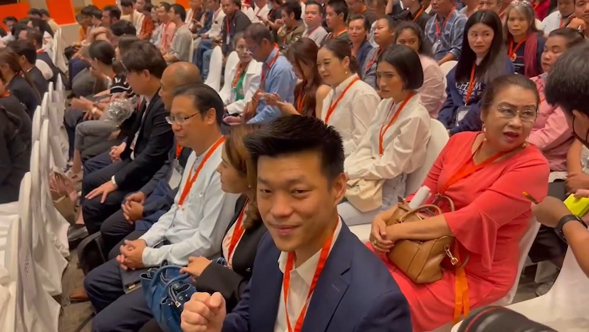 เปิดตัวพรรคใหม่ชื่อ 3 พยางค์เที่ยงนี้ เสนอ "เท้ง ณัฐพงศ์" นั่งหัวหน้า