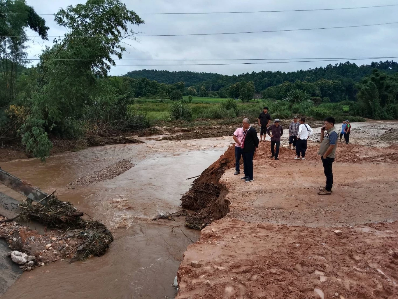 ขุนยวมอ่วม แม่ฮ่องสอน น้ำป่าทะลัก สังเวย 1 ศพ น้ำป่าซัดร่างจมหายเสียชีวิต