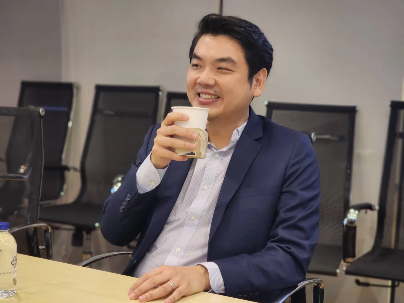 ปิยบุตร แสงกนกกุล 