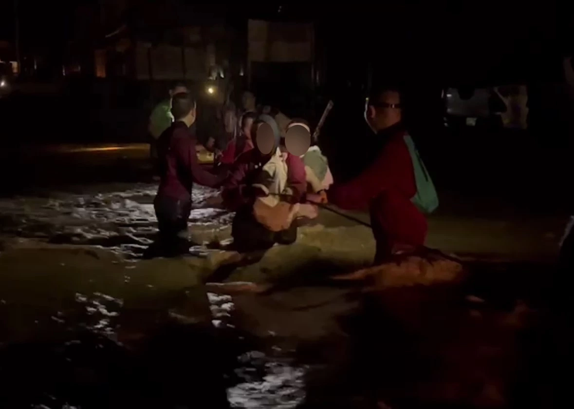 ตำรวจน้ำมาแล้ว! ผู้การสั่งเร่งช่วยน้ำท่วมภาคเหนือ (มีคลิป)