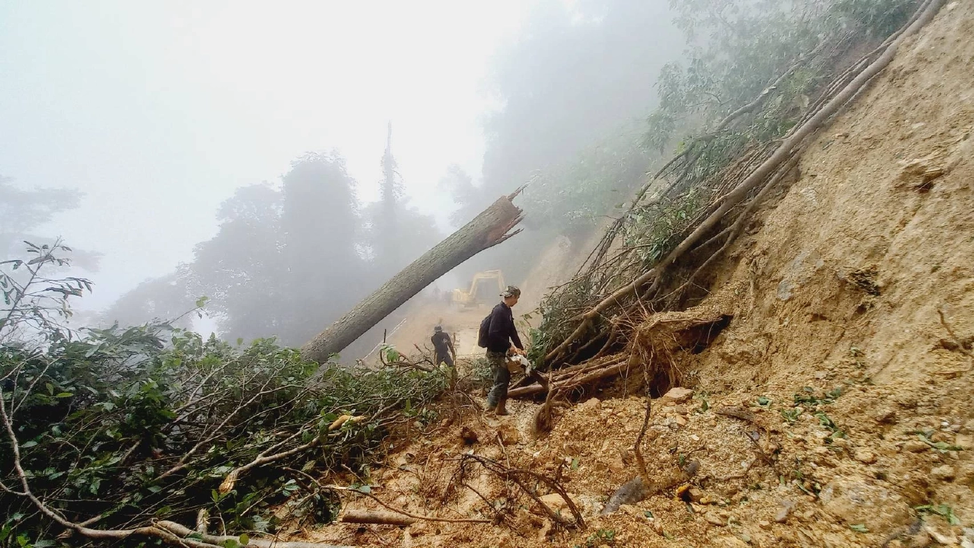 ภาคเหนืออ่วม! แม่ฮ่องสอนดินสไลด์ พะเยาใช้โดรนช่วยลุงติดกลางน้ำป่าทะลัก