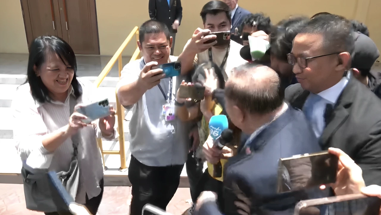 “บิ๊กป้อม” สายตรง “นักข่าวสาว” เคลียร์ดราม่าหยุมหัว แค่แหย่เล่น