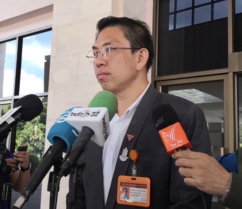 "วิโรจน์" จี้ นายกฯแจง หลัง"เว็บทำเนียบ"เสนอปม"ยุบพรรค"