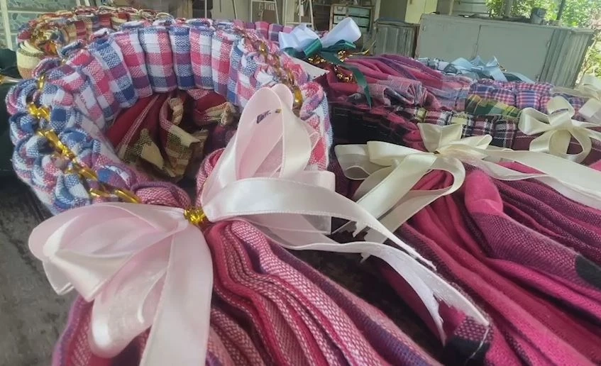 รวมไอเดียของขวัญรับวันแม่ "ขนม-งานฝีมือ" พวงมาลัยจากงานศิลปะ สื่อรักจากลูก