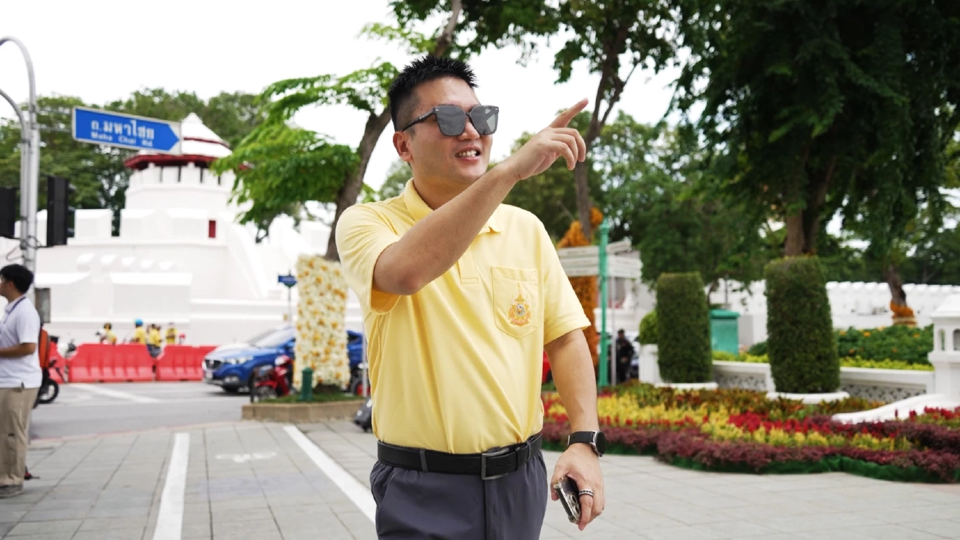 รมต.สำนักนายกฯ ปลื้ม นทท.จีนชื่นชมความสวยงามถนนราชดำเนินห้วงพระราชพิธีฯ