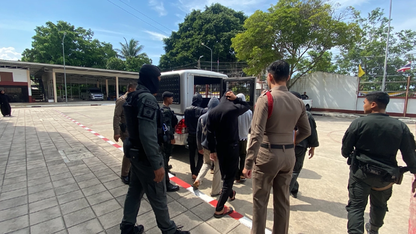 ตร.แจ้ง 3 ข้อหาหนัก คุมตัว 6 ทรชน โทรมหญิงวัย 12 ปี ฝากขัง