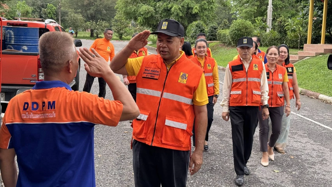 ปภ.ขอนแก่น-โคราช ส่ง จนท.และรถ ช่วย "แพร่-น่าน" หลังน้ำท่วมหนัก (มีคลิป)