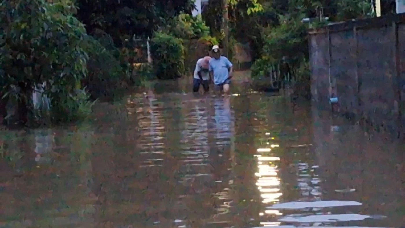 ชาวบ้าน ต.แม่ใส จ.พะเยา อ่วมน้ำท่วมสูง หลังฝนตกหนักติดต่อหลายวัน