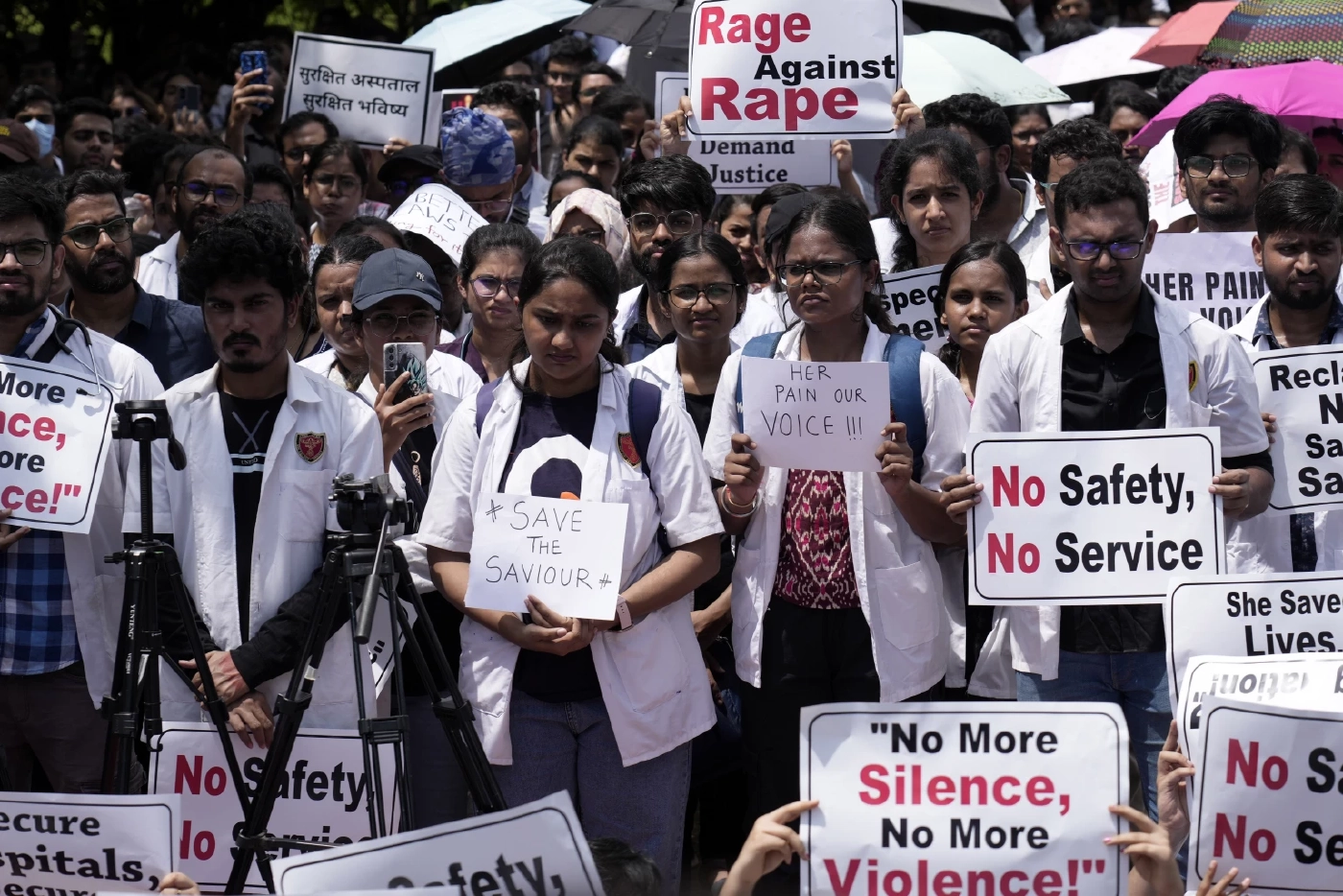 หมออินเดียนัดหยุดงานประท้วงทั่วประเทศ หลังคดีข่มขืนหมอฝึกหัด