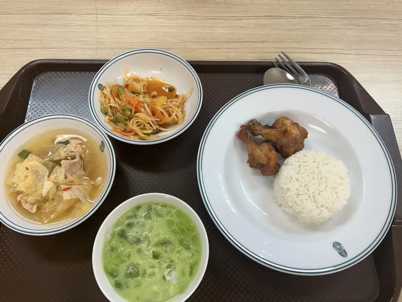 สุดคุ้มมื้อละ 10 บาท  เปิดเมนู อาหารกองทัพบก ครบเครื่องเพื่อกำลังพล (ชมคลิป )