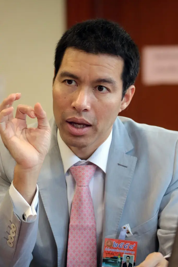  อาจารย์เจษฎ์ โทณะวณิก อดีตที่ปรึกษากรรมการร่างรัฐธรรมนูญ