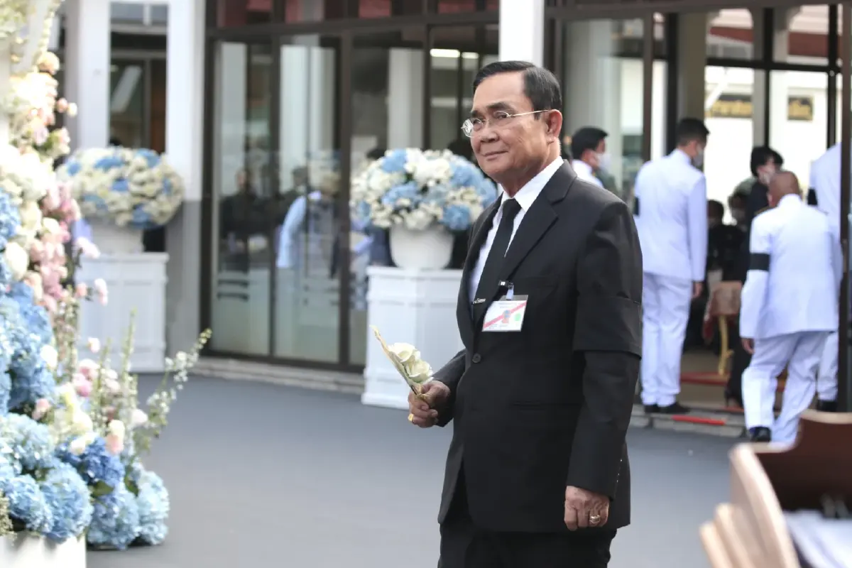 โปรดเกล้าฯ"พล.อ.สุรยุทธ์" ประธานองคมนตรี  พระราชทานเพลิงศพ "ชดช้อย ทวีสิน"