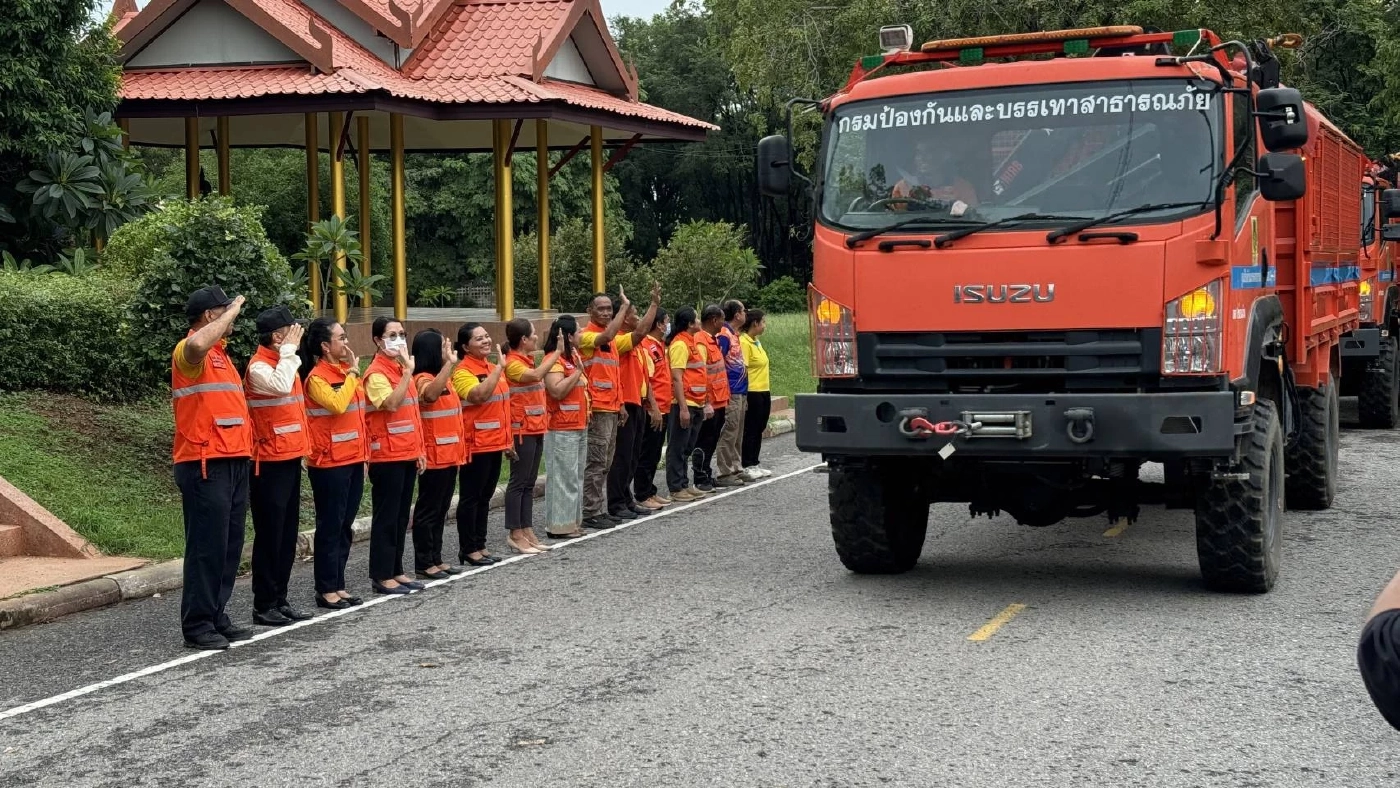 ปภ.ขอนแก่น-โคราช ส่ง จนท.และรถ ช่วย "แพร่-น่าน" หลังน้ำท่วมหนัก (มีคลิป)