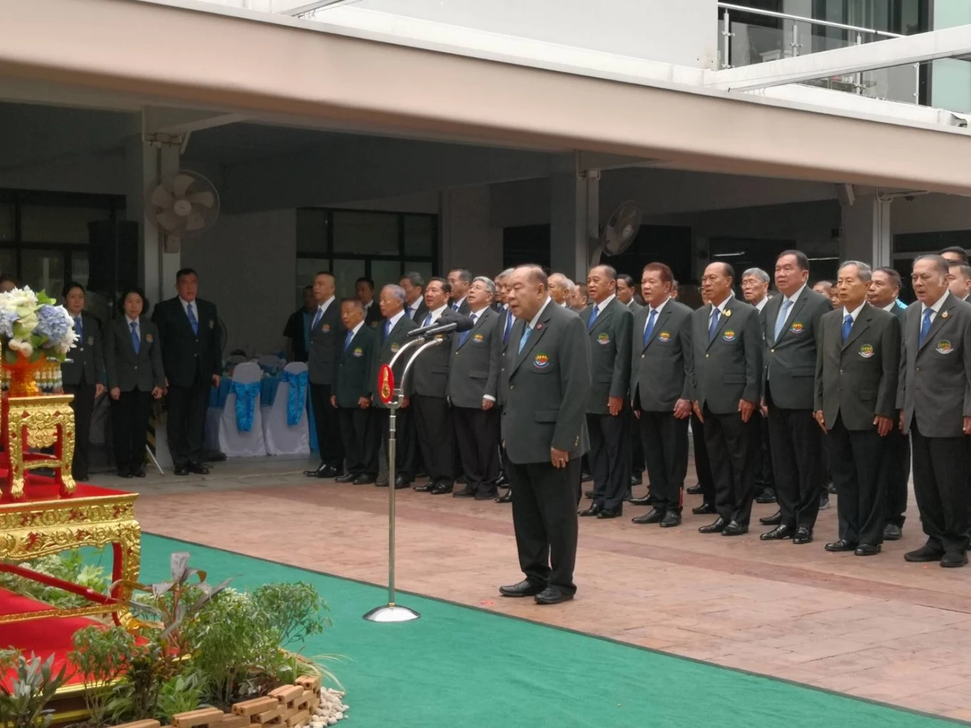 “บิ๊กป้อม” นำคณะกรรมการมูลนิธิอนุรักษ์ป่ารอยต่อ ถวายพระพร พระพันปีหลวง