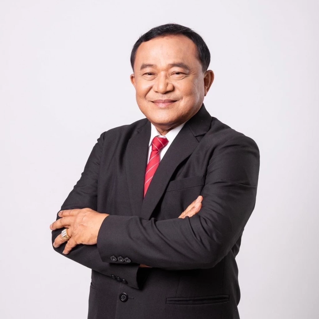 นายชาญ พวงเพ็ชร์