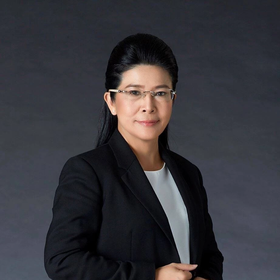 คุณหญิงสุดารัตน์  เกยุราพันธ์  