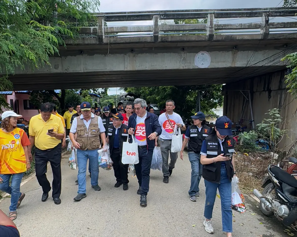 ทรู คอร์ปอเรชั่น ร่วมคาราวาน กสทช. ลงพื้นที่ จว. สุโขทัย ช่วยผู้ประสบอุทกภัย พร้อมตรวจสอบคุณภาพระบบสัญญาณให้มั่นใจใช้งานต่อเนื่อง