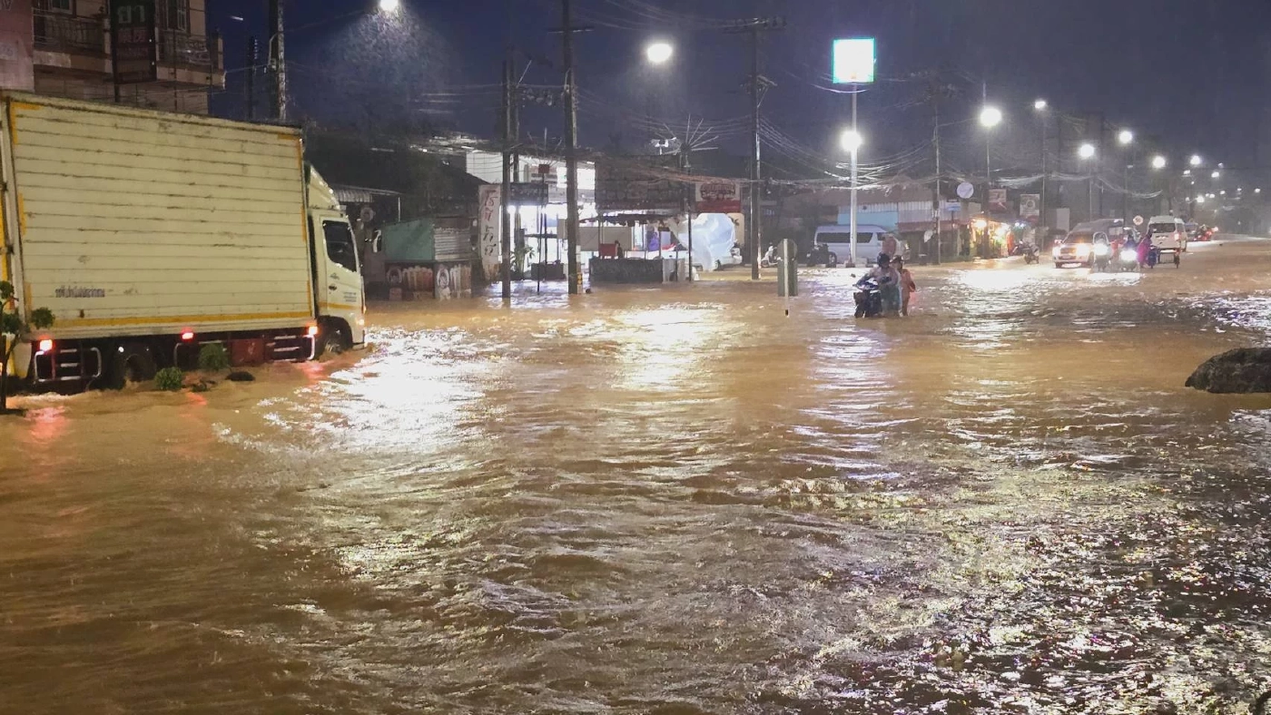 ภูเก็ต ฝนถล่ม ดินสไลด์ทับบ้านประชาชน สังเวย 5 ราย