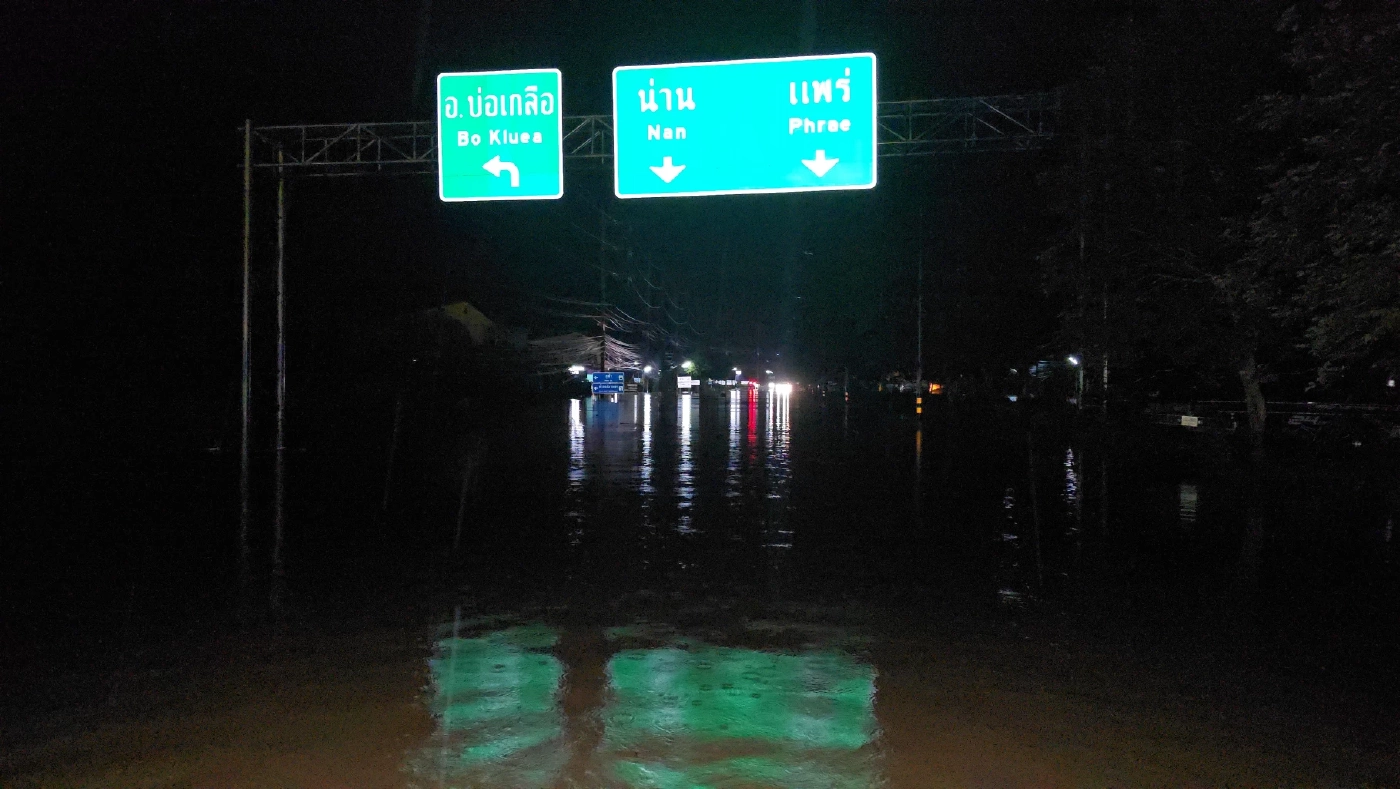 ภาคเหนืออ่วม! แม่ฮ่องสอนดินสไลด์ พะเยาใช้โดรนช่วยลุงติดกลางน้ำป่าทะลัก