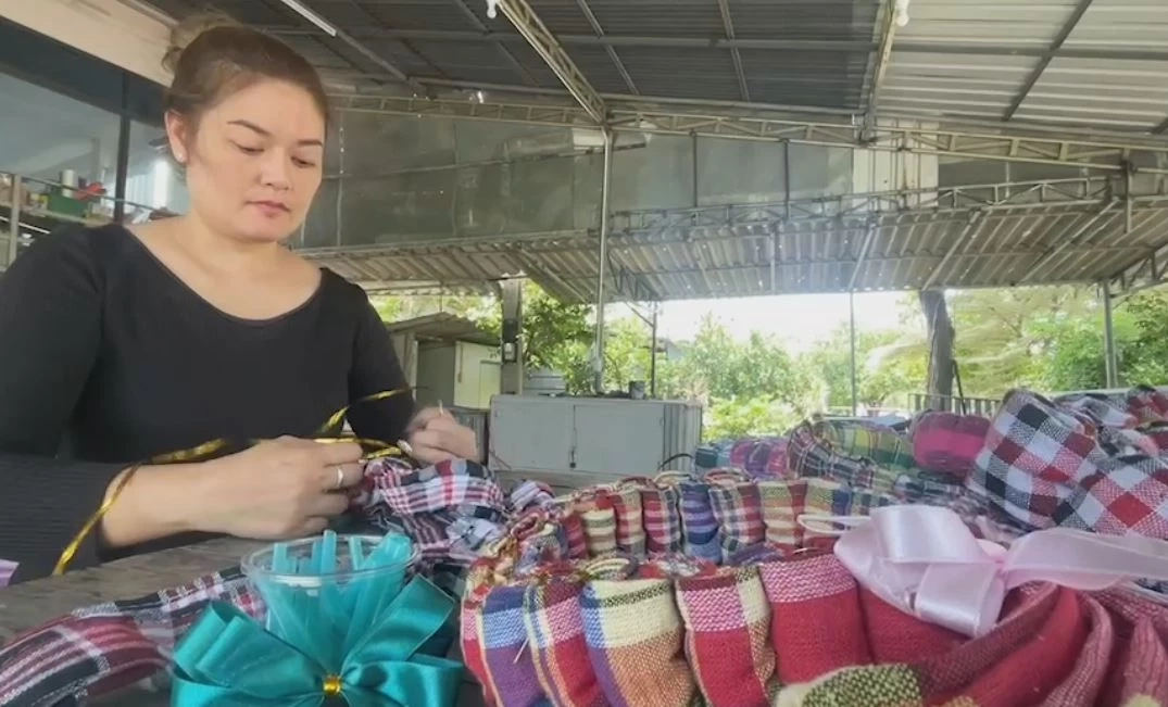 รวมไอเดียของขวัญรับวันแม่ "ขนม-งานฝีมือ" พวงมาลัยจากงานศิลปะ สื่อรักจากลูก