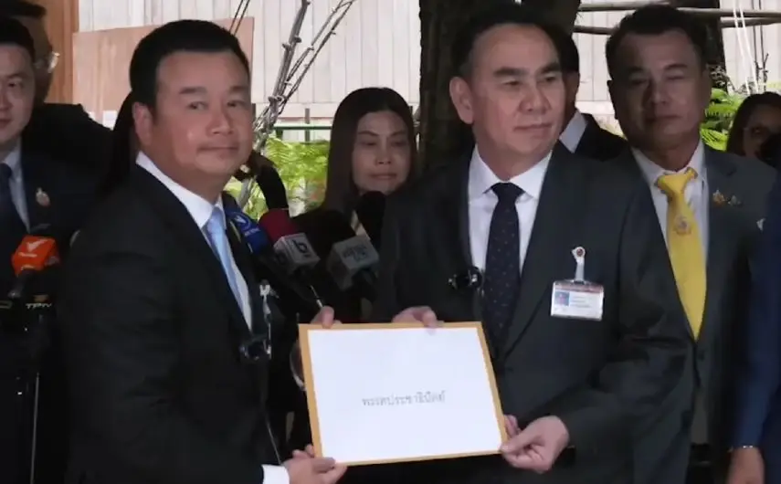 เพื่อไทย เชิญ ปชป.ร่วมรัฐบาล (แฟ้มภาพ)