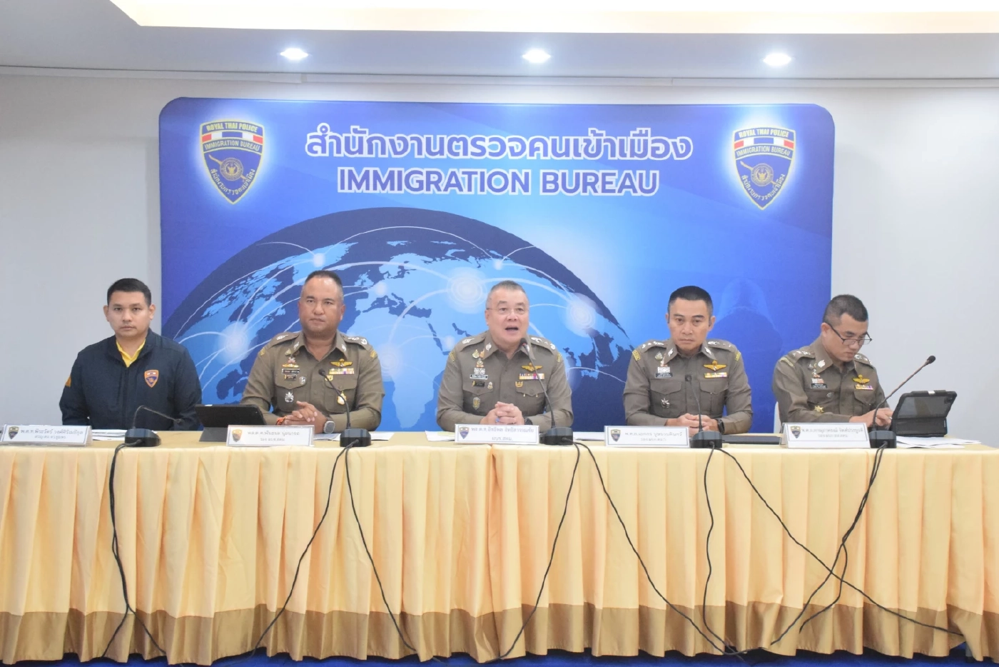 สตม.แถลงผลจับกุมเครือข่ายขนแรงงานต่างด้าว 3 คดี โดยใช้ไทยเป็นทางผ่าน