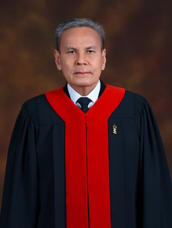 บรรจงศักดิ์  วงศ์ปราชญ์ ตุลาการศาลรัฐธรรมนูญ