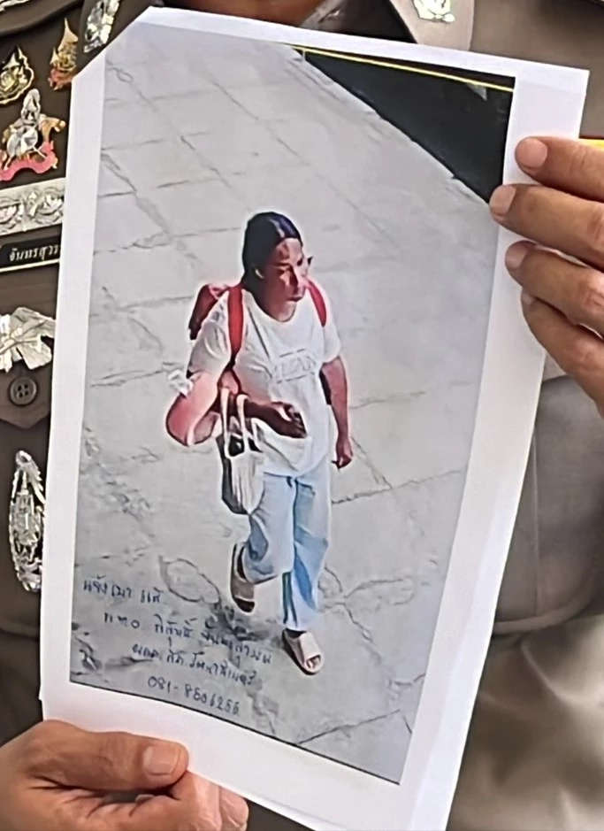 ผกก.สภ.รัตนาธิเบศร์ โชว์ภาพผู้ต้องสงสัยฆาตกรรม-เผาอำพรางคดี นศ.ปี 1