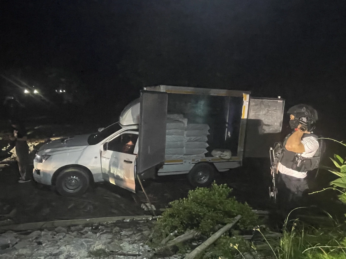 ตำรวจ ปส.รวบแก๊งขนยาข้ามชาติ เครือข่ายกัปตันตุ้ย ยึดไอซ์บิ๊กล็อต 1.5 ตัน